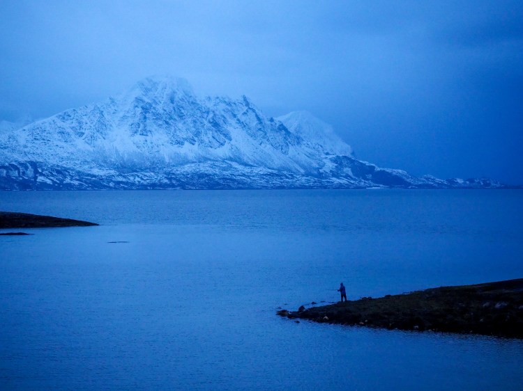 Blåtimen i Stokkvågen i Lurøy